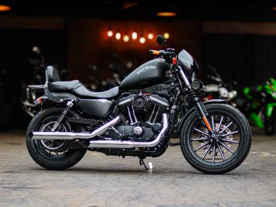 HARLEY-DAVIDSON SPORTSTER IRON 883 